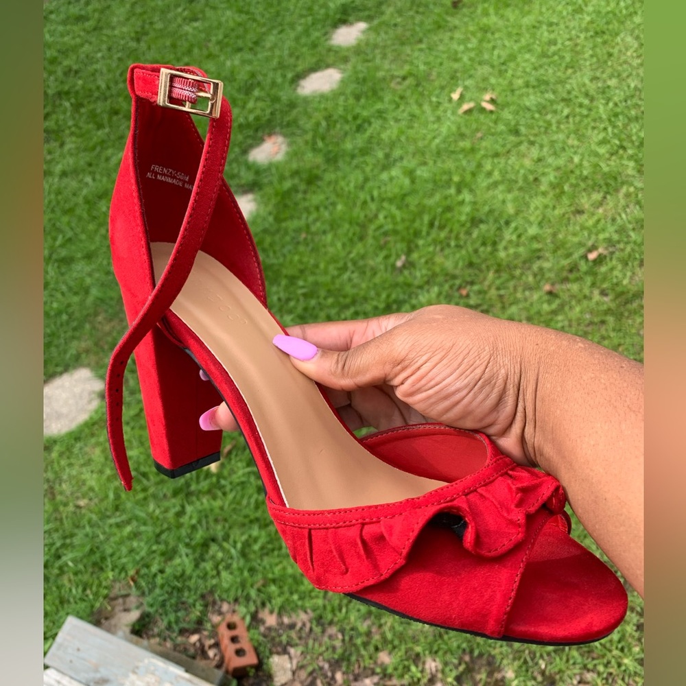 Red Pump Heel